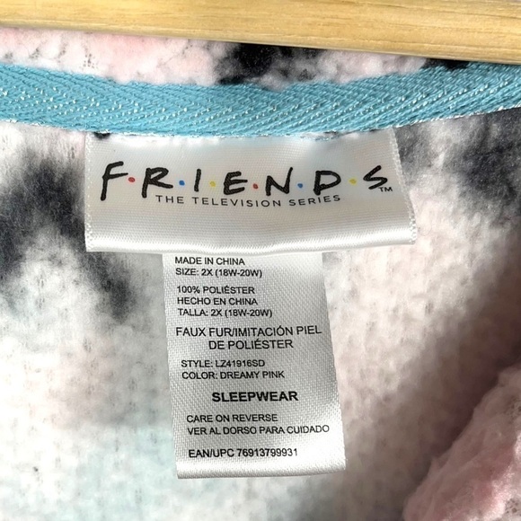 4 for $20 SALE! Friends Teddy Fleece Graphic Lounge Sweatshirt, Dreamy Pink,2X - Picture 5 of 10